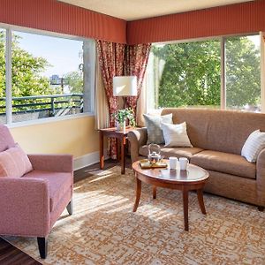 Park Lane Suites & Inn